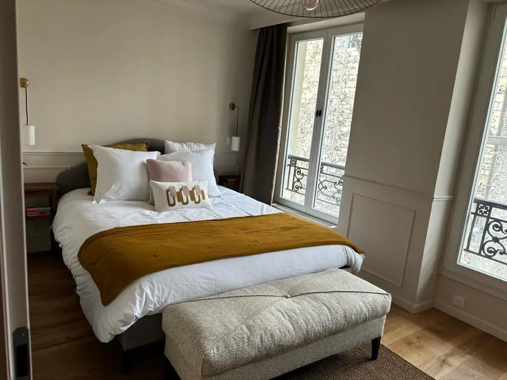Appartement Parisien De Charme